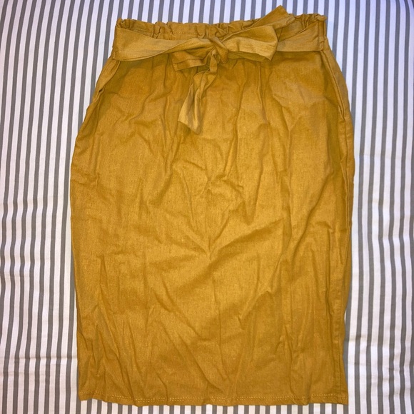 ✨3/15 Arabella Mustard Yellow paper sack skirt size small - Picture 2 of 12